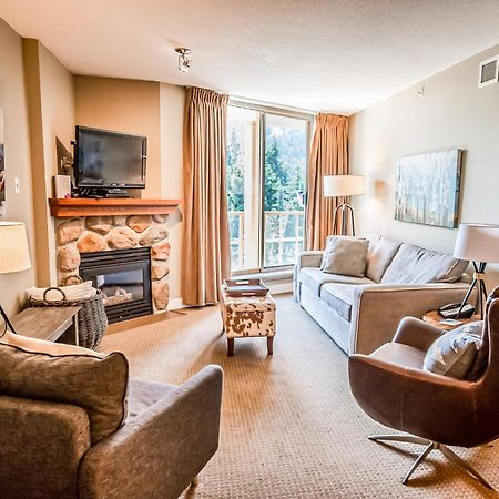 Cascade Lodge By Elevate Vacations Вістлер Екстер'єр фото