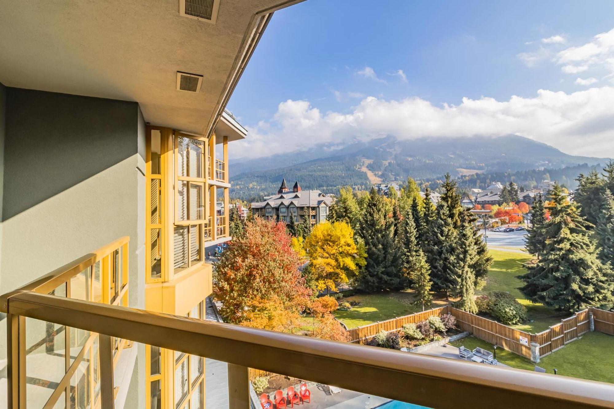 Cascade Lodge By Elevate Vacations Вістлер Екстер'єр фото
