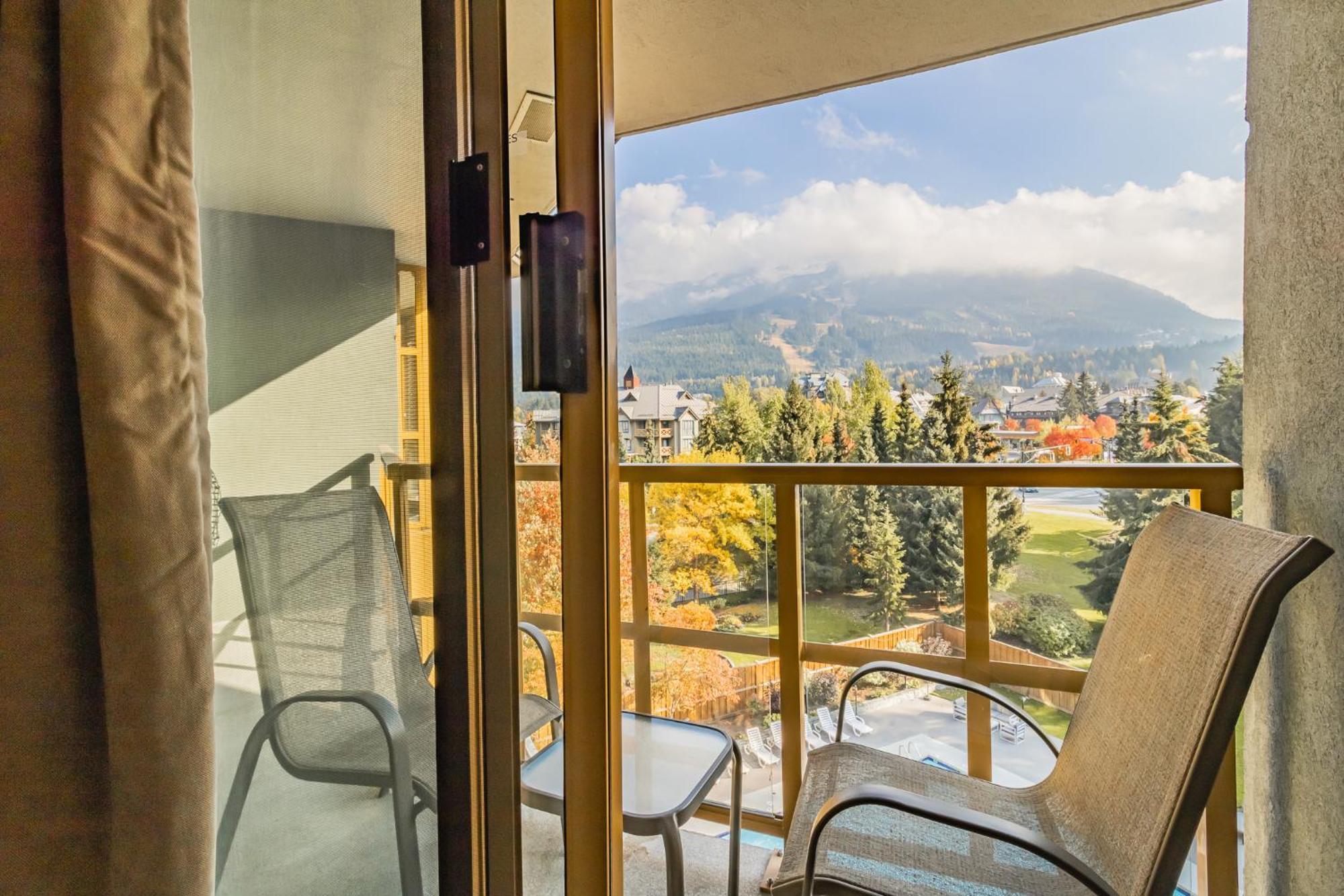 Cascade Lodge By Elevate Vacations Вістлер Екстер'єр фото