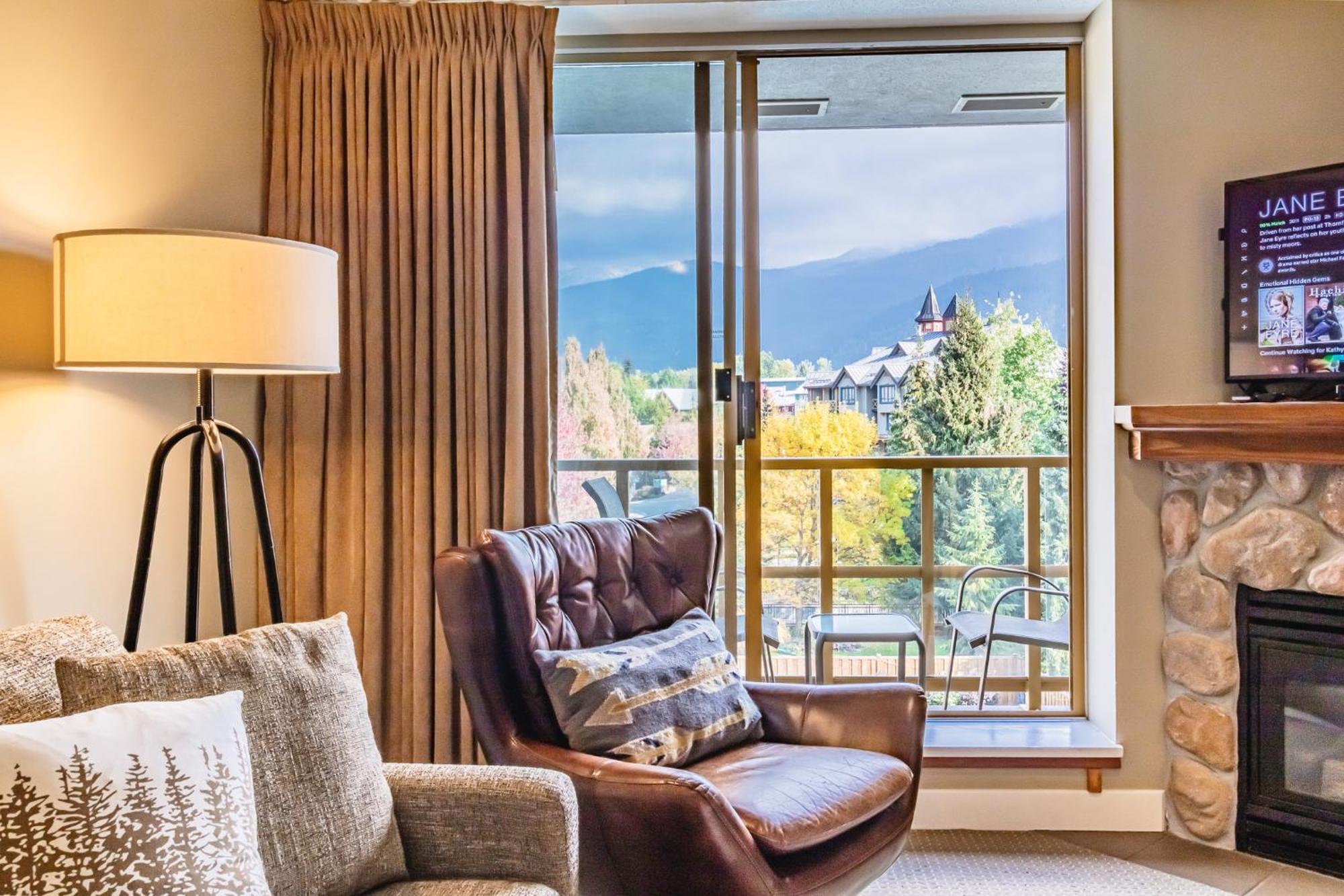 Cascade Lodge By Elevate Vacations Вістлер Екстер'єр фото
