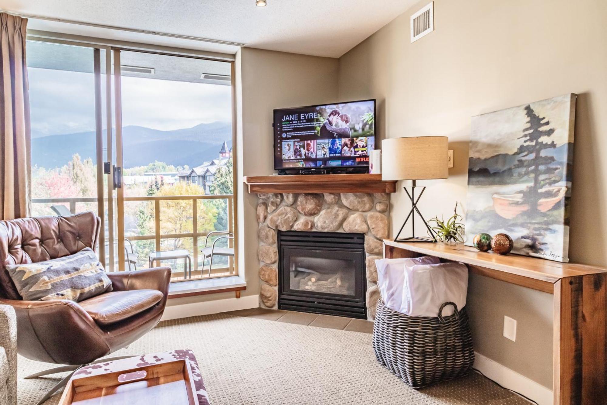 Cascade Lodge By Elevate Vacations Вістлер Екстер'єр фото