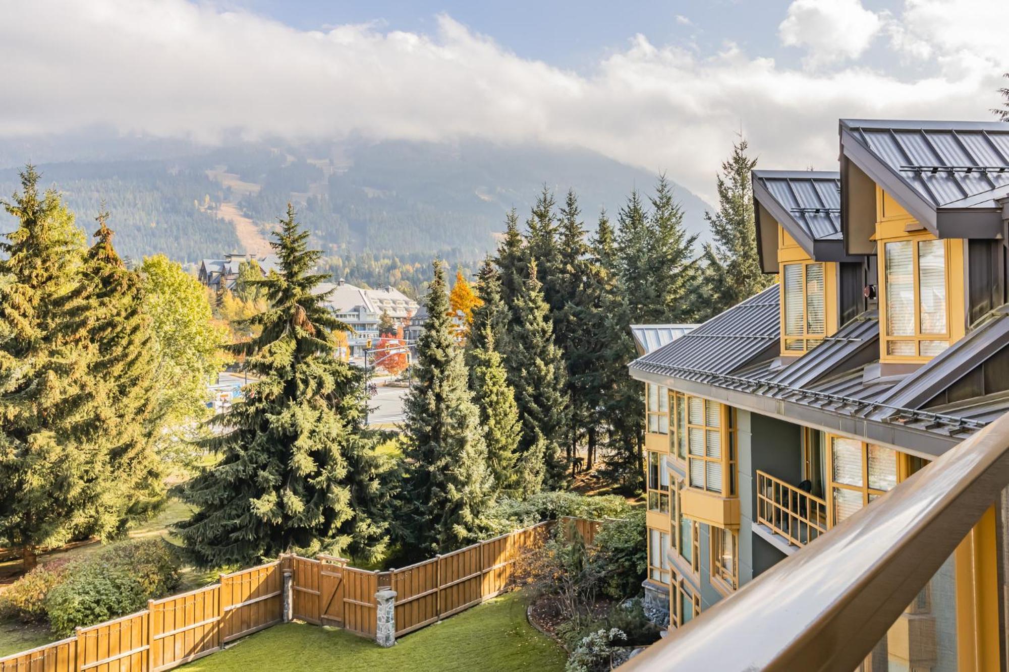 Cascade Lodge By Elevate Vacations Вістлер Екстер'єр фото