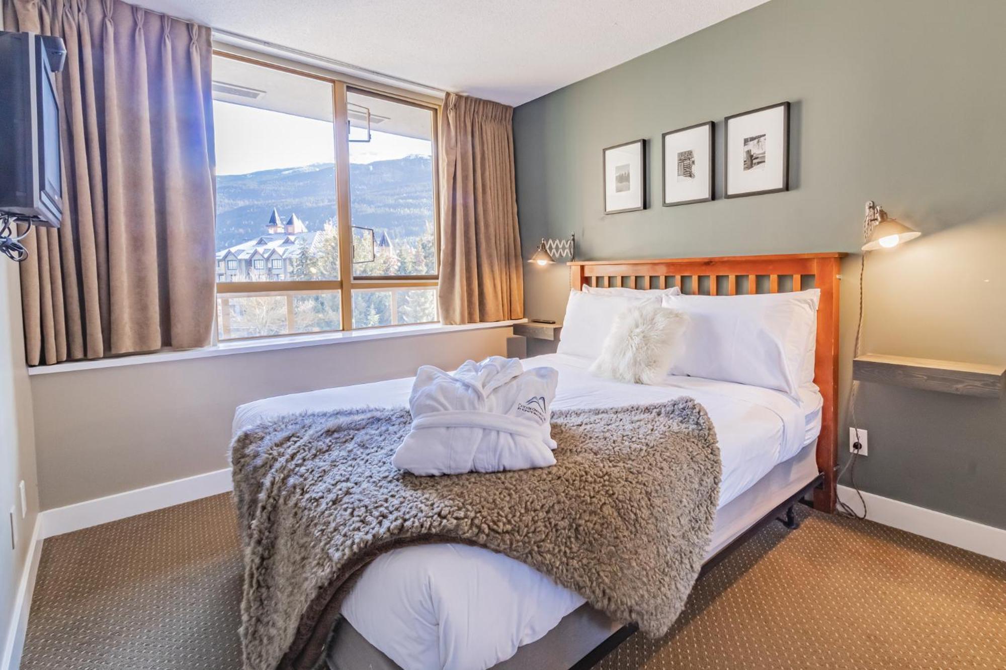 Cascade Lodge By Elevate Vacations Вістлер Екстер'єр фото