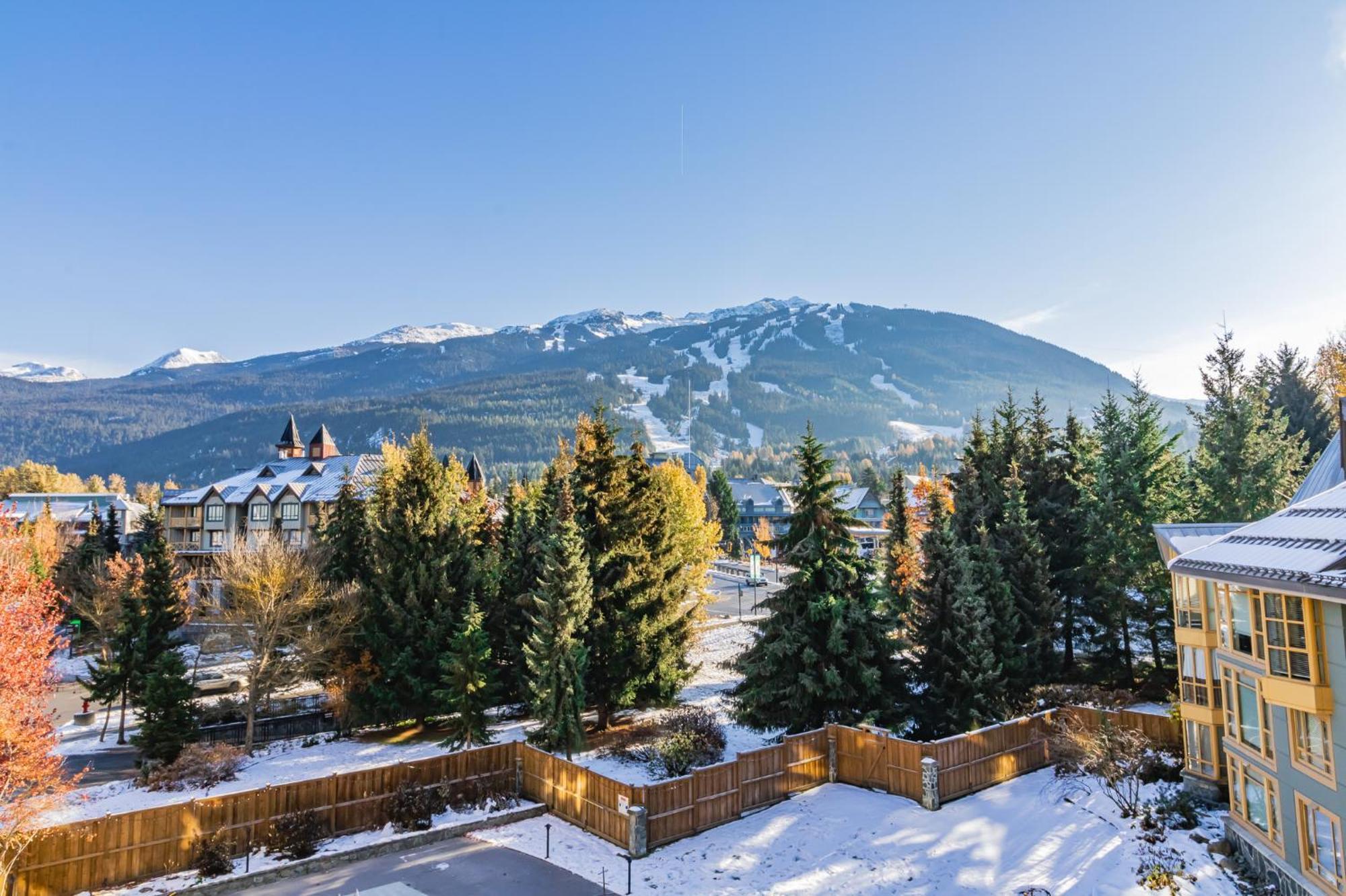 Cascade Lodge By Elevate Vacations Вістлер Екстер'єр фото