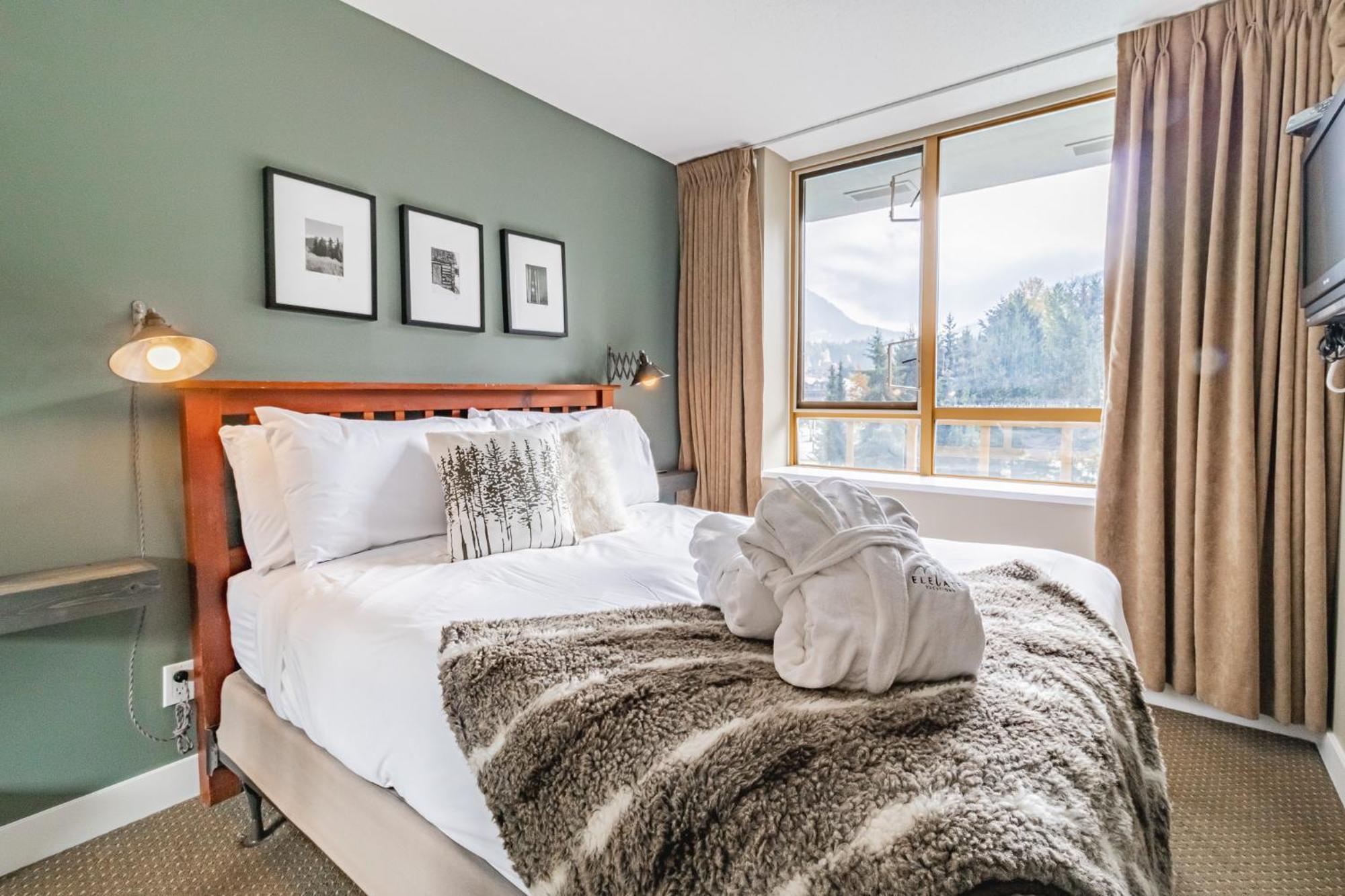 Cascade Lodge By Elevate Vacations Вістлер Екстер'єр фото