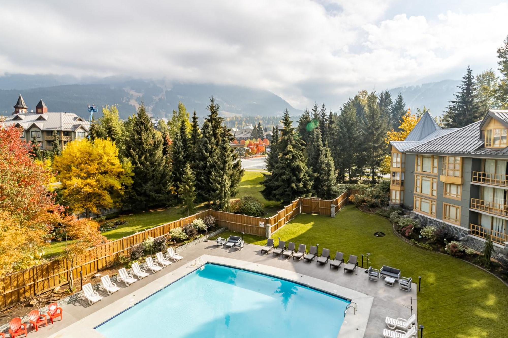 Cascade Lodge By Elevate Vacations Вістлер Екстер'єр фото