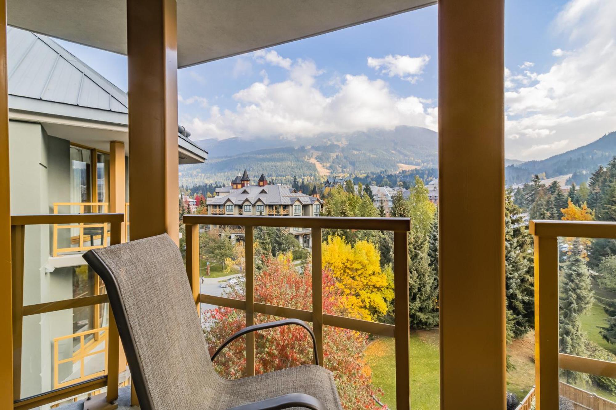 Cascade Lodge By Elevate Vacations Вістлер Екстер'єр фото