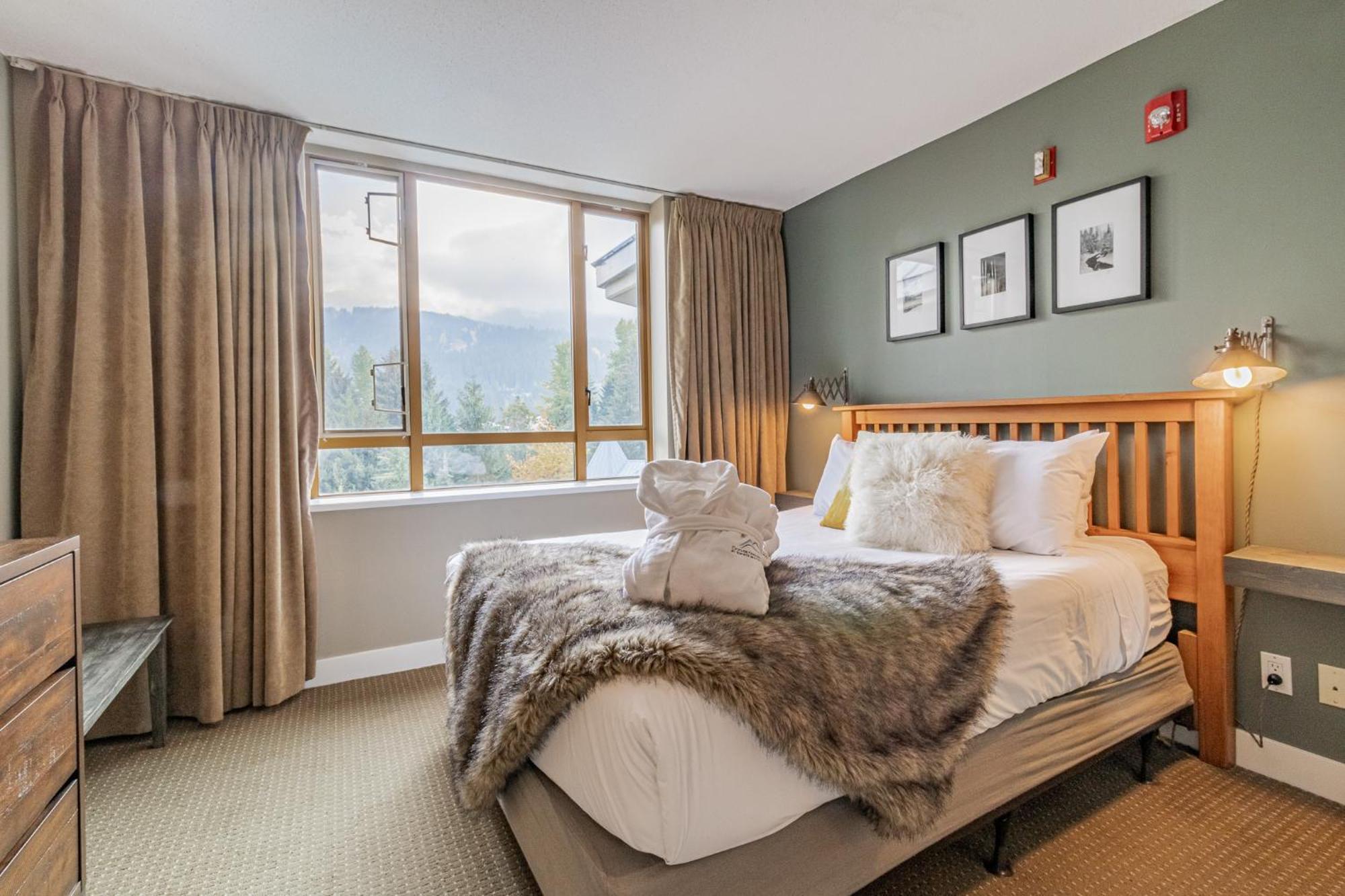 Cascade Lodge By Elevate Vacations Вістлер Екстер'єр фото