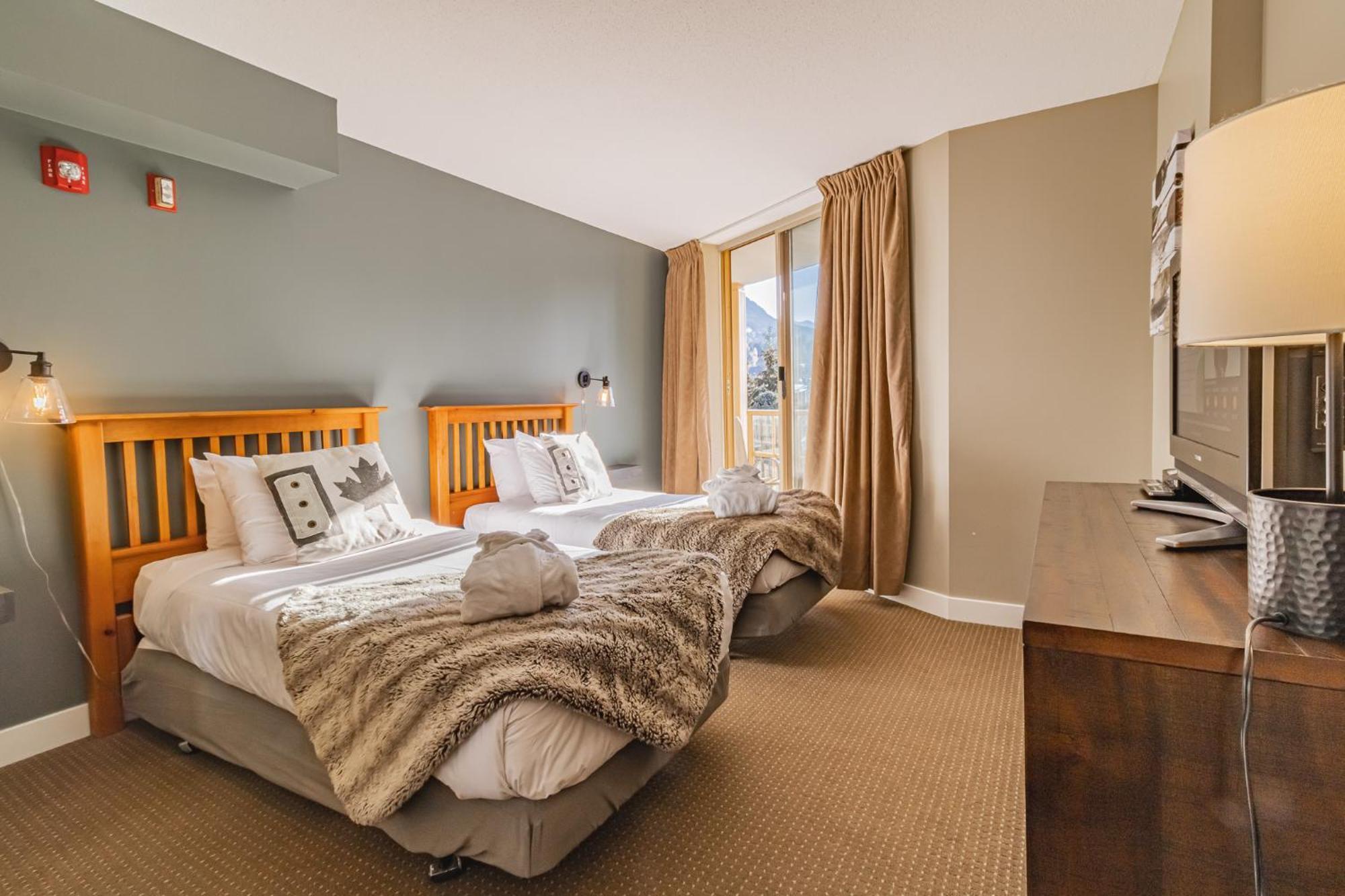 Cascade Lodge By Elevate Vacations Вістлер Екстер'єр фото